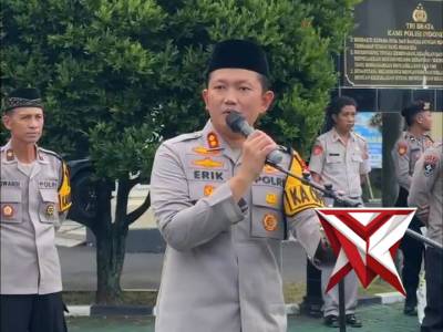 Menjelang Hari Raya Idulfitri, Polres Magetan membagikan bingkisan Lebaran kepada para pengemudi oje
