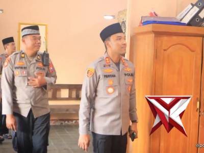 Kunjungan Kerja di Polsubsektor Gerih - PoliceTube