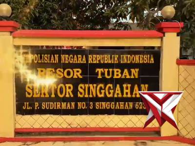 POLSEK SINGGAHAN POLRES TUBAN MELAKSANAKAN GIAT PEMBAGIAN TAKJIL