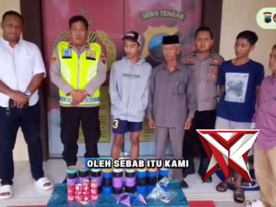 Sadar Bahaya, Warga Salakbrojo Serahkan Belasan Petasan Ukuran Jumbo ke Polsek Kedungwuni