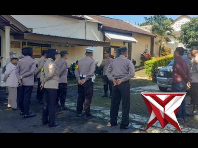 Apel Pagi Yang di Dipimpin Kanit Lantas Polsek Lawang AKP Hariono di Depan Mapolsek Lawang
