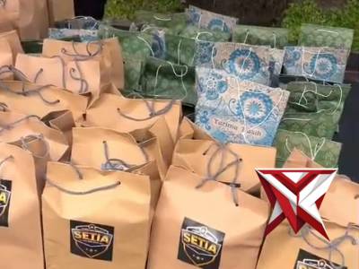 Day 13, Satlantas Polres Magetan Membagikan Takjil di depan Mako Polres Magetan di Bulan Suci Ramadh