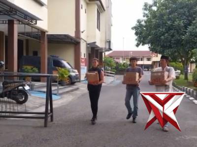 SAT INTELKAM MENYAPA: BERBAGI KEBAHAGIAAN DI JANTUNG KOTA