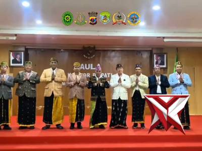 Forkopimda Kabupaten Manggarai Barat
mengucapkan Selamat Hari Raya
"IDUL FITRI 1447 Hijriah"
