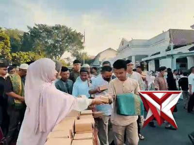 Shalat Idul Fitri 1447 H / 2026 personel, ASN, dan masyarakat di Lapang Apel Polrestabes Bandung