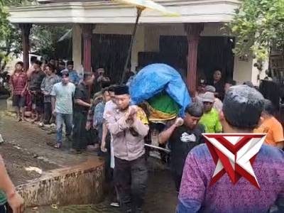 Hadir, berbuat, bermanfaat - PoliceTube