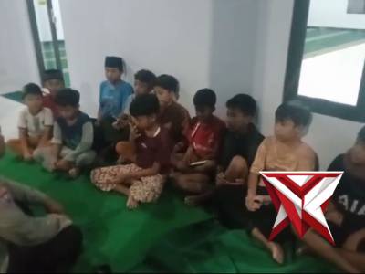 Bhabinkmtibmas Polsek Bojongmanik Polres Lebak Himbau Para Anak Remaja Antisipasi Kenakalan Remaja