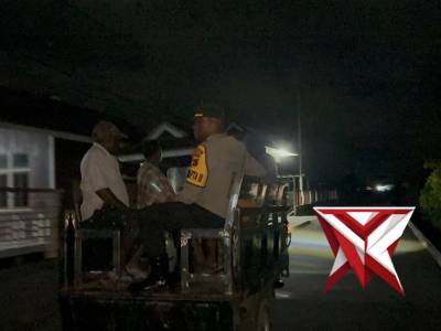 Patroli malam UKL 2  untuk menjaga kamtibmas agar tetap aman dan kondusif