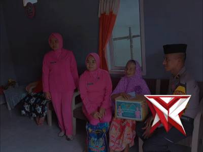 Jum'at berkah polsek pemali dan Bhayangkari