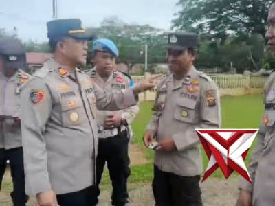 Apel pagi anggota polsek