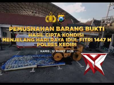 Pemusnahan BB Miras Polres Kediri dan Forkopimda Kabupaten Kediri   Pemusnahan barang bukti minuman