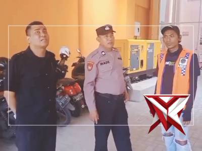 Anggota samapta Polsek Waru berikan himbauan kepada security dan tukang parkir toko emas wahyu redjo - PoliceTube