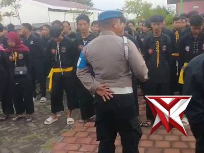 POLSEK BALONGPANGGANG: HIMBAUAN KAMTIBMAS KEPADA PERGURUAN SILAT PSHW - PoliceTube