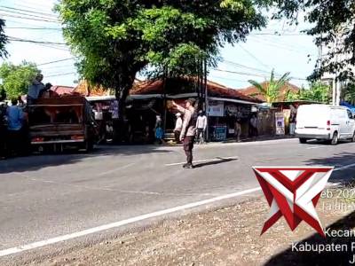 PENGATURAN ARUS LALU LINTAS DI SIMPANG TIGA PASAR HEWAN SAPI KEPPO
