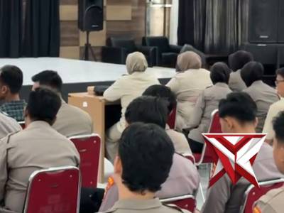 Anev dan arahan operator humas