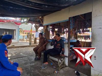 Polisi RW Satpolairud Kapuas Sambangi Warga Pesisir DAS Barito ??
