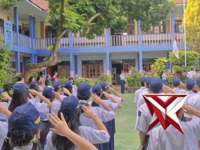 Satbinmas Polres Kobar Hadiri Upacara Bendera SMPS Katolik Santa Maria