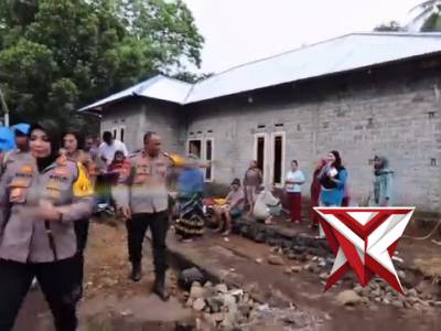 KAPOLRES TERNATE TURUN LANGSUNG WARGA KASTELA SEPAKATI PEMBUKAAN JALAN SETELAH MEDIASI