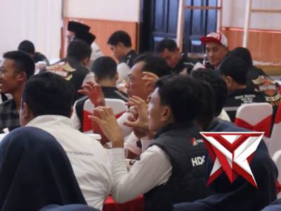 Buka bersama komunitas motor madiun - PoliceTube