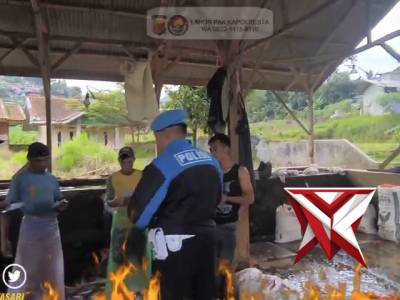 Sambang Kamtibmas Personel Polsek Kertasari di Kp. Joglo Desa Resmi Tingal: Perkuat Silaturahmi, Sam