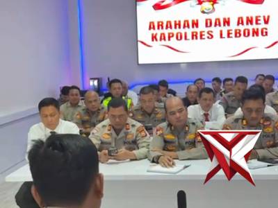 KAPOLRES LEBONG BERBAGI TAKJIL DI PASAR MUARA AMAN KABUPATEN LEBONG polriuntukmasyarakat Kapolres - PoliceTube