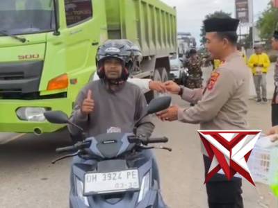 Berbagi takjil gratis polres tts bersama banser, ojol, senkom, dan mahasiswa intitut pendidikan soe