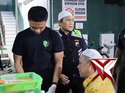 Pelayanan Kesehatan Biddokkes Polda Jateng Kepada Masyarakat Dan Jamaah Tarawih Masjid Muhajirin