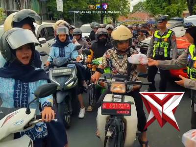 SATLANTAS LUMAJANG BERBAGI DI BULAN SUCI RAMADHAN 1447 H