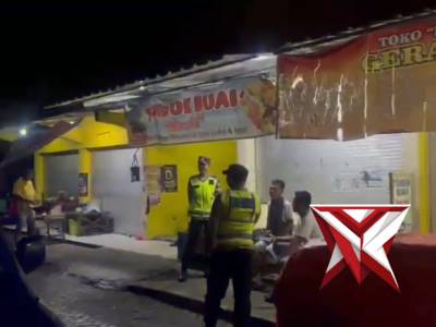 patroli malam dan sambang dialogis dengan warga