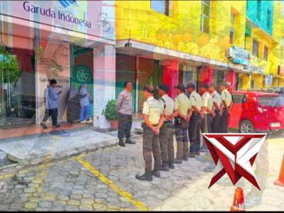 Bhabinkamtibmas melakukan sambang DDS (Door to Door System), dilanjutkan dengan silaturahmi dan Hala