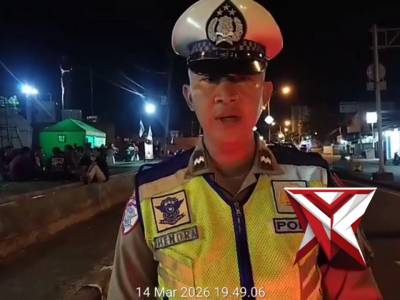 Pantauan Arus Lalu Lintas  di Pospam Kota Agung Tanggamus