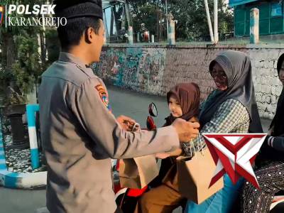 Bagi takjil polsek karangrejo polres tulungagung