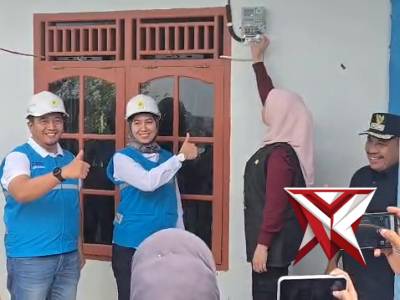 Peresmian bantuan listrik Aspirasi DPR RI