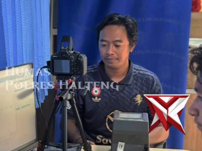 SAT LANTAS POLRES HALTENG MENYEDIAKAN PELAYANAN SIM KELILING DI PT.IWIP - PoliceTube