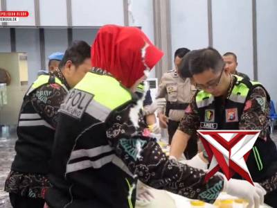 Tindak Lanjuti Intruksi Kapolri, Polres Trenggalek Gelar Tes Urine Mendadak

Komitmen jajaran Polres