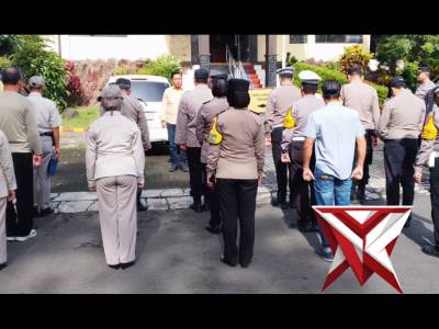 Giat Apel Pagi Yang di Dipimpin Panit Reskrim Polsek Lawang Iptu Syafril Arisandi di Depan Mapolsek