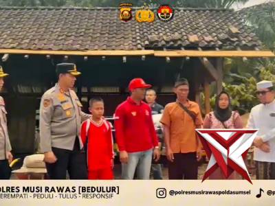 Kapolres Musi Rawas melaksanakan kunjungan ke lokasi korban kebakaran di Kec. Megang Sakti, Kab.Mura - PoliceTube