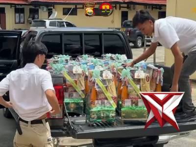 Pembagian parcel polres Seluma