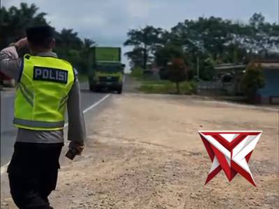 Penyekatan Kendaraan Sumbu 3 Di Wilkum Polsek Tungkal Jaya