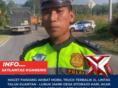 Mengurai kemacetan oleh satlantas polres Kuansing