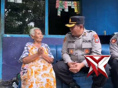 ? Bingkisan Ramadhan untuk Mbah Giyem

Di bulan penuh berkah ini, Polres Magetan memberikan bingkis
