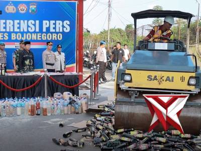 PRESS RELEASE  UNGKAP KASUS DAN PEMUSNAHAN BARANG BUKTI MIRAS DALAM RANGKA OPS PEKAT SEMERU 2026