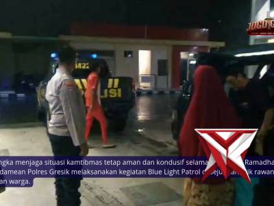 Polsek Kedamean Polres Gresik melaksanakan kegiatan Blue Light Patrol