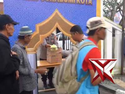 Hari ke 18 Polres Sukabumi Kota kembali bagikan takjil .
