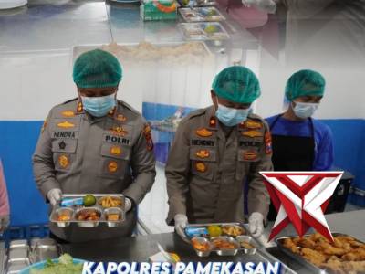 Kapolres Pamekasan Meninjau Pendistribusian SPPG