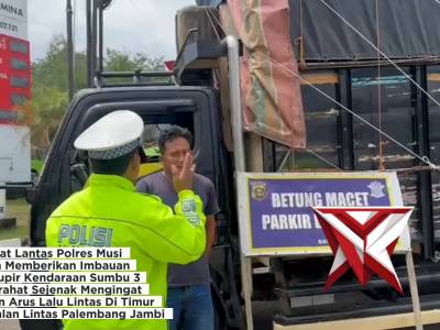 Personil SatLantas Polres Muba Memberikan Imbauan Kepada Kendaraan Besar Untuk Istirahat Sejenak