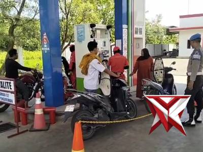 Menertibkan Antrian di SPBU