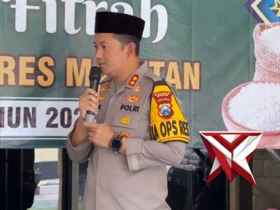 Penyerahan zakat fitrah oleh Polres Magetan sebagai wujud kepedulian dan kebersamaan di bulan suci