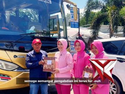 *Polres OKI Hadir peduli : Tali Asih dan Takjil Warnai HUT Yayasan Kemala Bhayangkari ke-46*

Kayuag