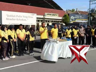 Kejutan HUT KORPRI ke 54 Polres Kediri